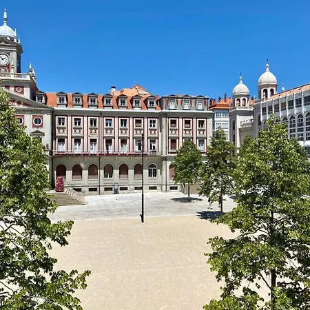Piso De Lujo En El Centro De * Ferrol